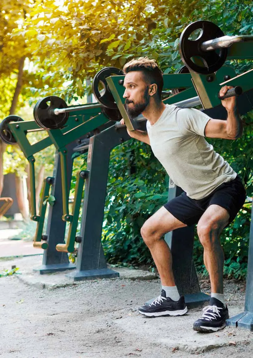 Zona de musculación al aire libre instalada en un parque